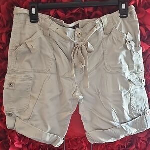 Sizzle Juniors Beige Cargo Shorts with Tie Waist Size 13